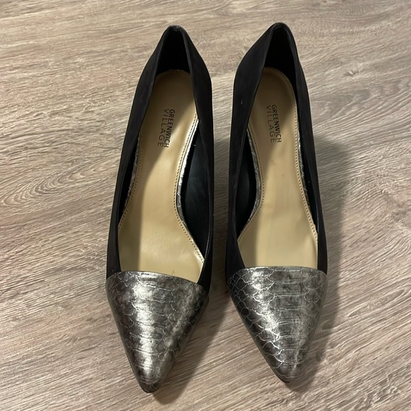 Black and Silver Pumps - Picture 1 of 3